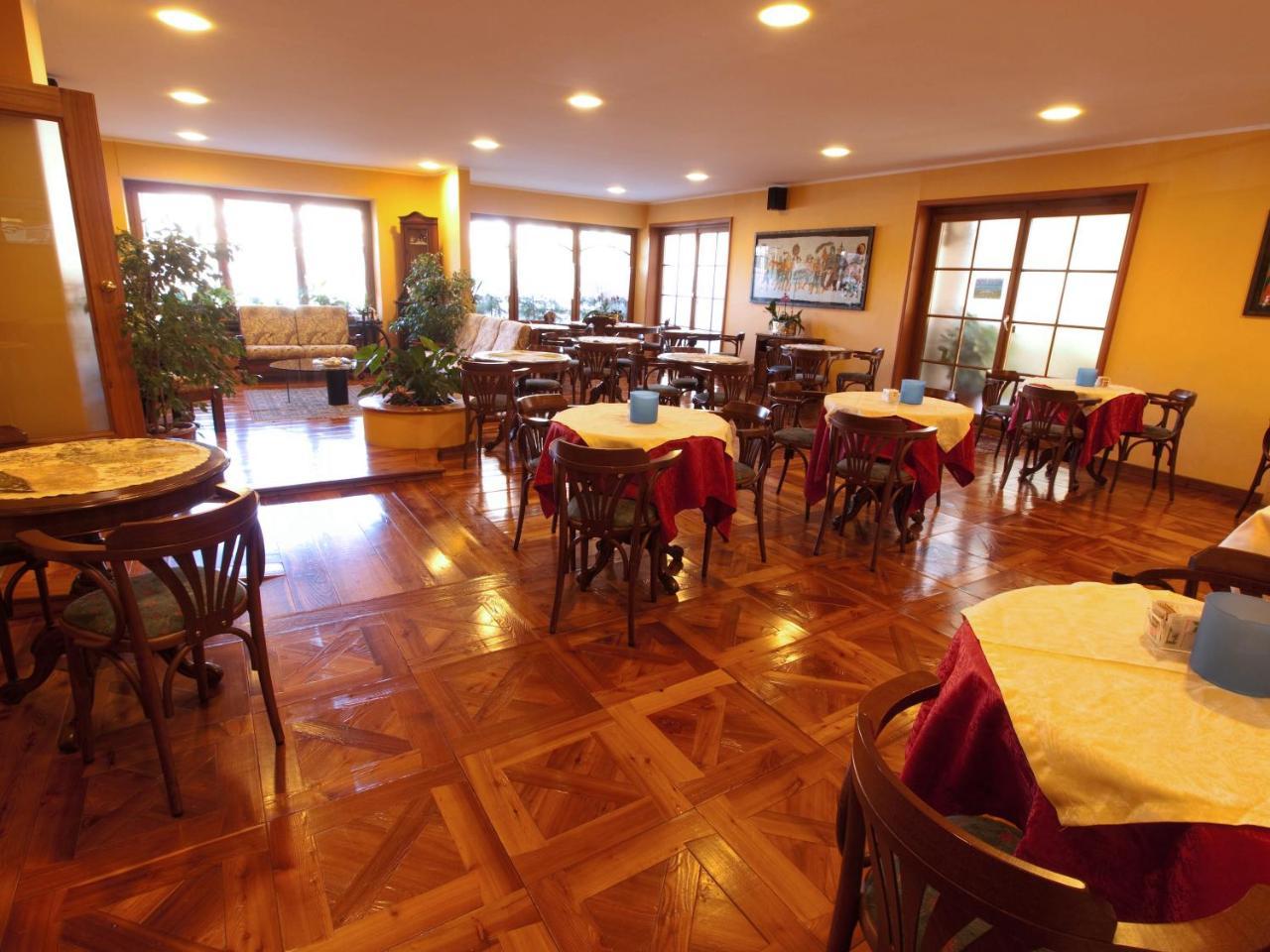 Hotel Elena Saint-Vincent Ngoại thất bức ảnh