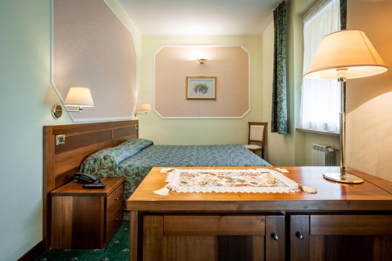 Hotel Elena Saint-Vincent Ngoại thất bức ảnh
