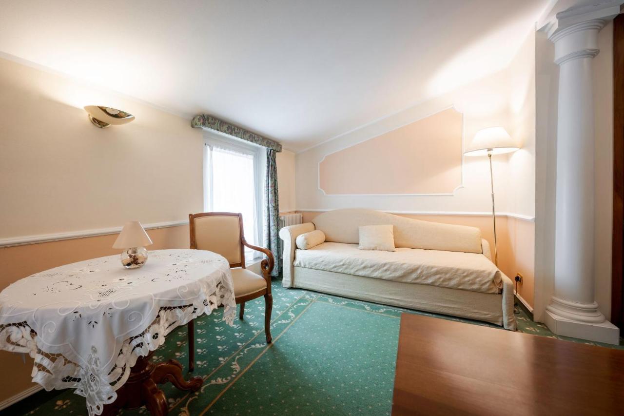 Hotel Elena Saint-Vincent Ngoại thất bức ảnh