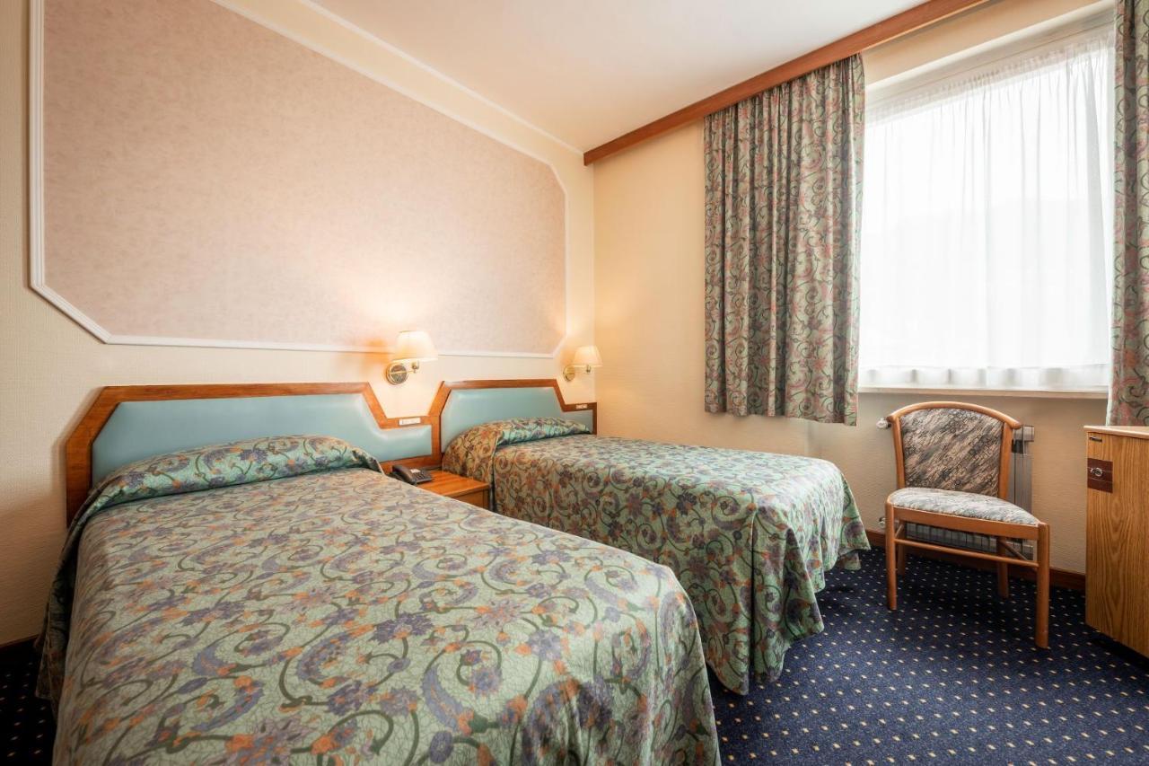 Hotel Elena Saint-Vincent Phòng bức ảnh